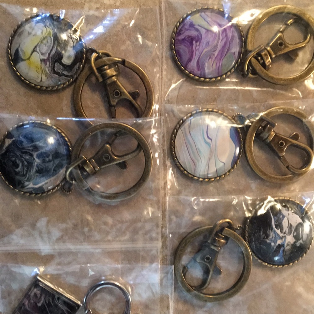 💥 CUSTOM KEYCHAINS! 💥
